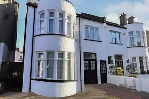 24a Cotswold Road, Westcliff-on-sea, SS0 8AB