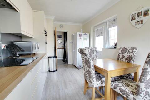 2 bedroom detached bungalow for sale, Sandringham Drive, Sutton-On-Sea LN12