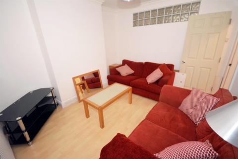 1 bedroom terraced house to rent, Ferry Road, Grangetown, Cardiff