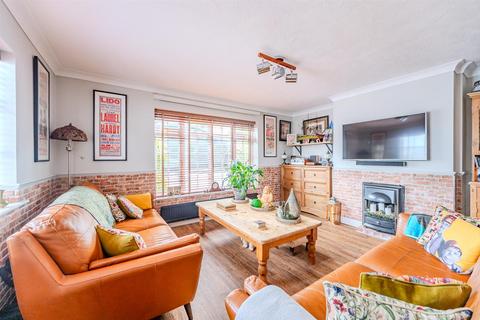 24 Batemans Road, Brighton, BN2 6RD
