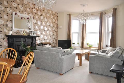 2 bedroom apartment to rent, Bicton Villas, Exmouth