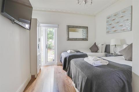 15 Avenue Road, Westcliff-on-sea, SS0 7PN