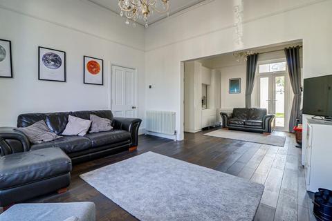 62 Cambridge Road, Southend-on-sea, SS1 1ES