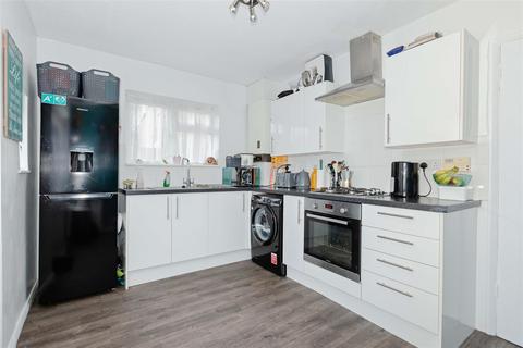 2 bedroom flat for sale, Brougham Road, Worthing