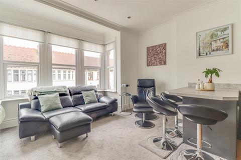 Flat 3, 34 Elderton Road, Westcliff-on-sea, SS0 8AQ
