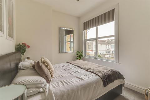 Flat 3, 34 Elderton Road, Westcliff-on-sea, SS0 8AQ