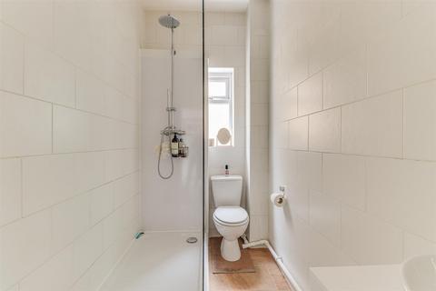 Flat 3, 34 Elderton Road, Westcliff-on-sea, SS0 8AQ