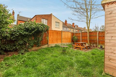 Flat 3, 34 Elderton Road, Westcliff-on-sea, SS0 8AQ