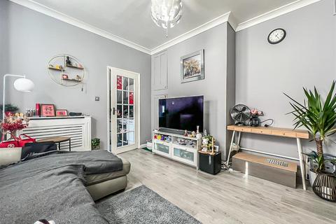 2 bedroom flat for sale, Cranley Road, Westcliff-on-Sea SS0