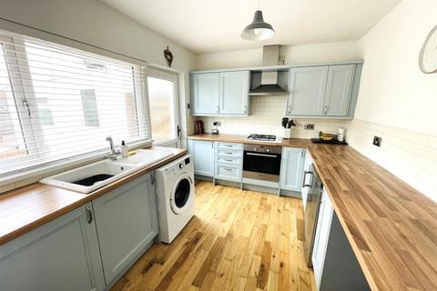 42 Cleviston Park, Llangennech, Llanelli, SA14 9UP
