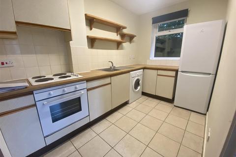 1 bedroom end of terrace house to rent, Scarsdale Close, Cambridge CB4