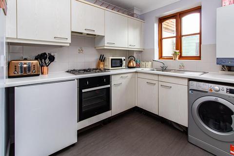 33 Castleton Road, Southend-on-sea, SS2 4UD