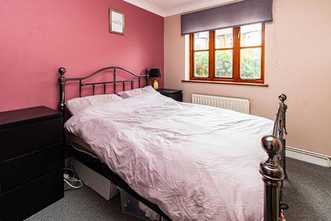 33 Castleton Road, Southend-on-sea, SS2 4UD