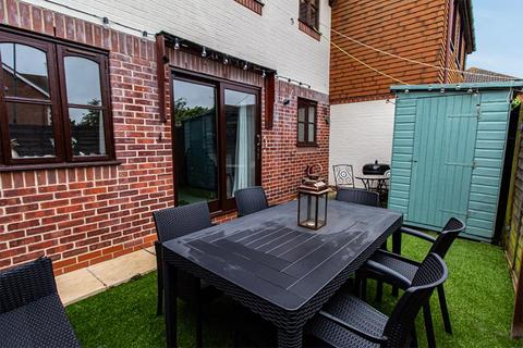 33 Castleton Road, Southend-on-sea, SS2 4UD