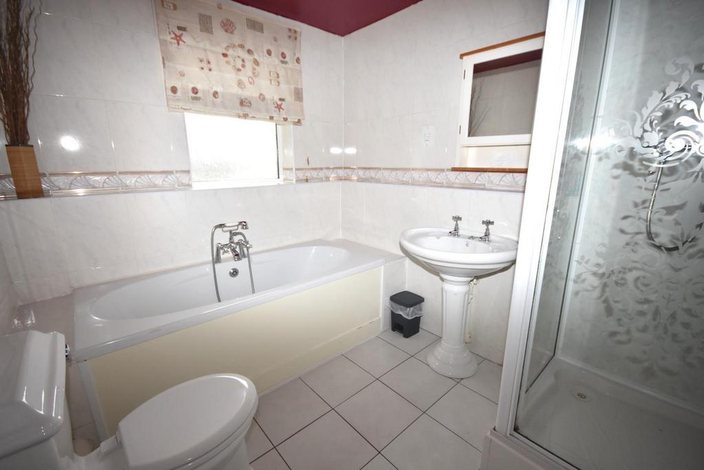 Bathroom.JPG