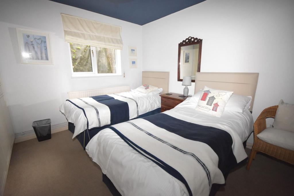 Bedroom one.JPG