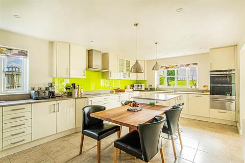 5 bedroom detached house for sale, 2 The Hawthorns, Common Road, Malmesbury