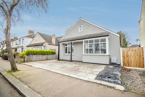 4 bedroom chalet for sale, Lonsdale Road, Southend-on-Sea SS2