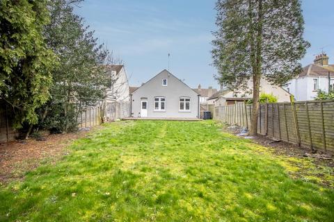 4 bedroom chalet for sale, Lonsdale Road, Southend-on-Sea SS2
