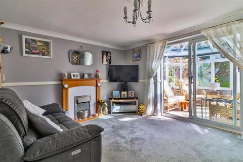 3 bedroom semi-detached house for sale, Dunn Close, Hadleigh, Ipswich