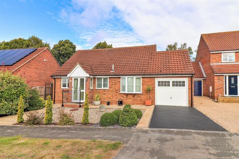 2 bedroom detached bungalow for sale, Lister Road,Hadleigh, Ipswich, Suffolk