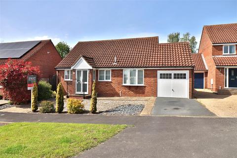 2 bedroom detached bungalow for sale, Lister Road,Hadleigh, Ipswich, Suffolk