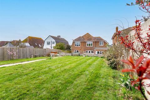 5 bedroom detached house for sale, Springfield Avenue, Peacehaven