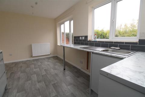 3 bedroom end of terrace house to rent, Bowness Way, Gunthorpe