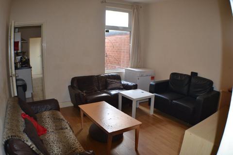 3 bedroom house to rent, 67 Alton Rd, B297DX