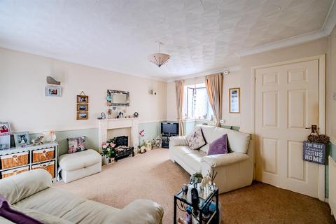 2 bedroom apartment for sale, Clayfields, Peacehaven