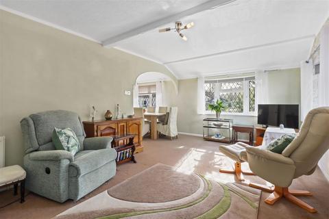 3 bedroom park home for sale, Deanland Wood Park, Golden Cross, Hailsham