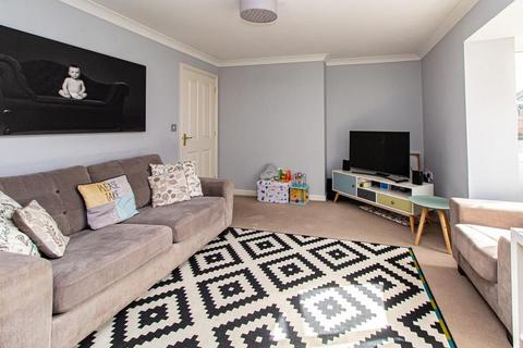 2 Retort Close, Southend-on-sea, SS1 2AQ