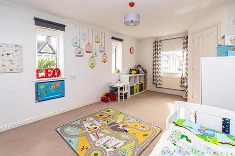 2 Retort Close, Southend-on-sea, SS1 2AQ