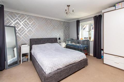 2 Retort Close, Southend-on-sea, SS1 2AQ