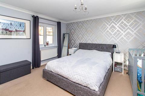 2 Retort Close, Southend-on-sea, SS1 2AQ