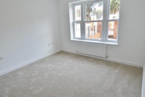 2 bedroom flat to rent, Grange Road, East Sussex BN21