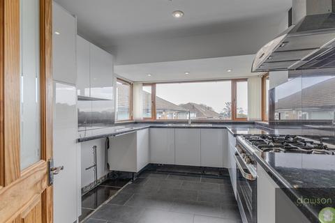 2 bedroom semi-detached bungalow for sale, Chiltern Avenue, Lindley, Huddersfield