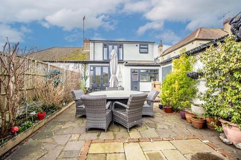 3 bedroom semi-detached bungalow for sale, Rochford Road, Southend-on-Sea SS2