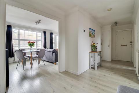2 bedroom flat for sale, Kings Road, Westcliff-On-Sea SS0