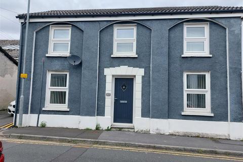 2 bedroom flat to rent, Prospect Place, Llanelli