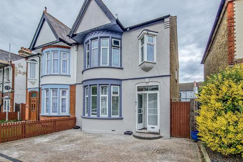 3 bedroom semi-detached house for sale, Hamstel Road, Southend-on-Sea SS2