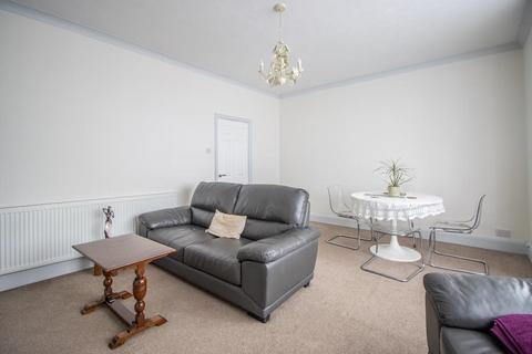 2 bedroom maisonette for sale, London Road, Westcliff-on-Sea SS0