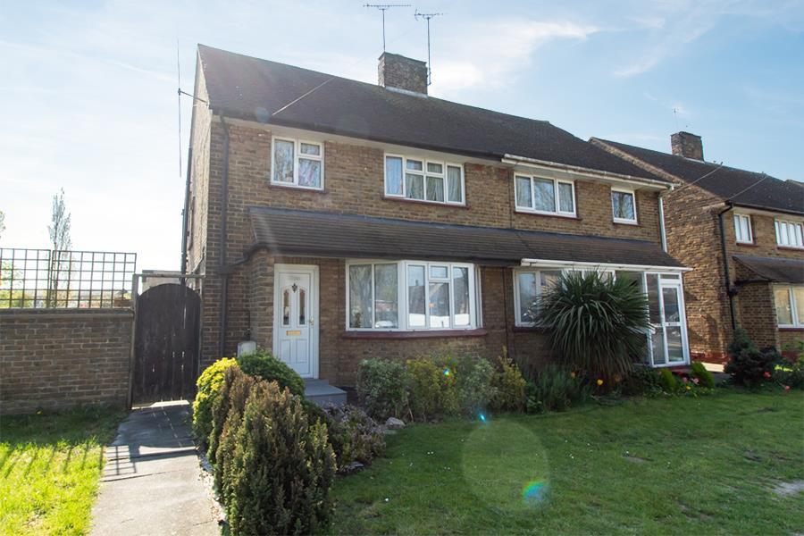 Royston Avenue, SouthendonSea SS2 3 bed semidetached house for sale