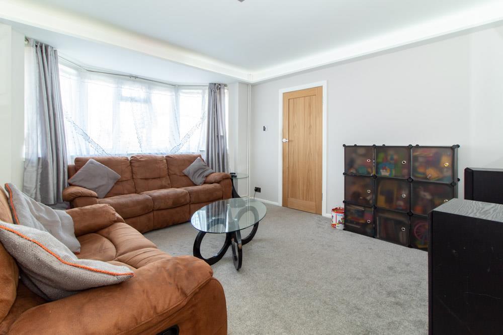 Royston Avenue, SouthendonSea SS2 3 bed semidetached house for sale