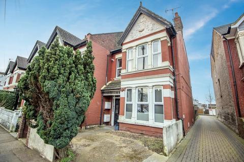 2 bedroom flat for sale, Anerley Road, Westcliff-on-Sea SS0