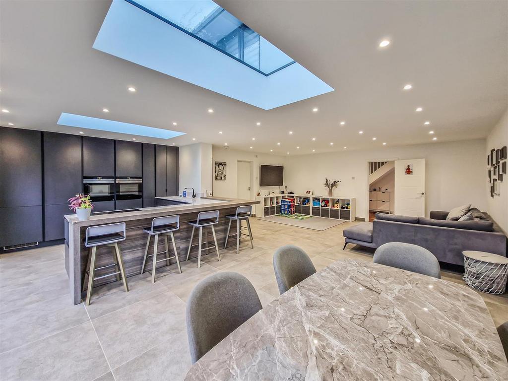 Stunning Open Plan Kitchen