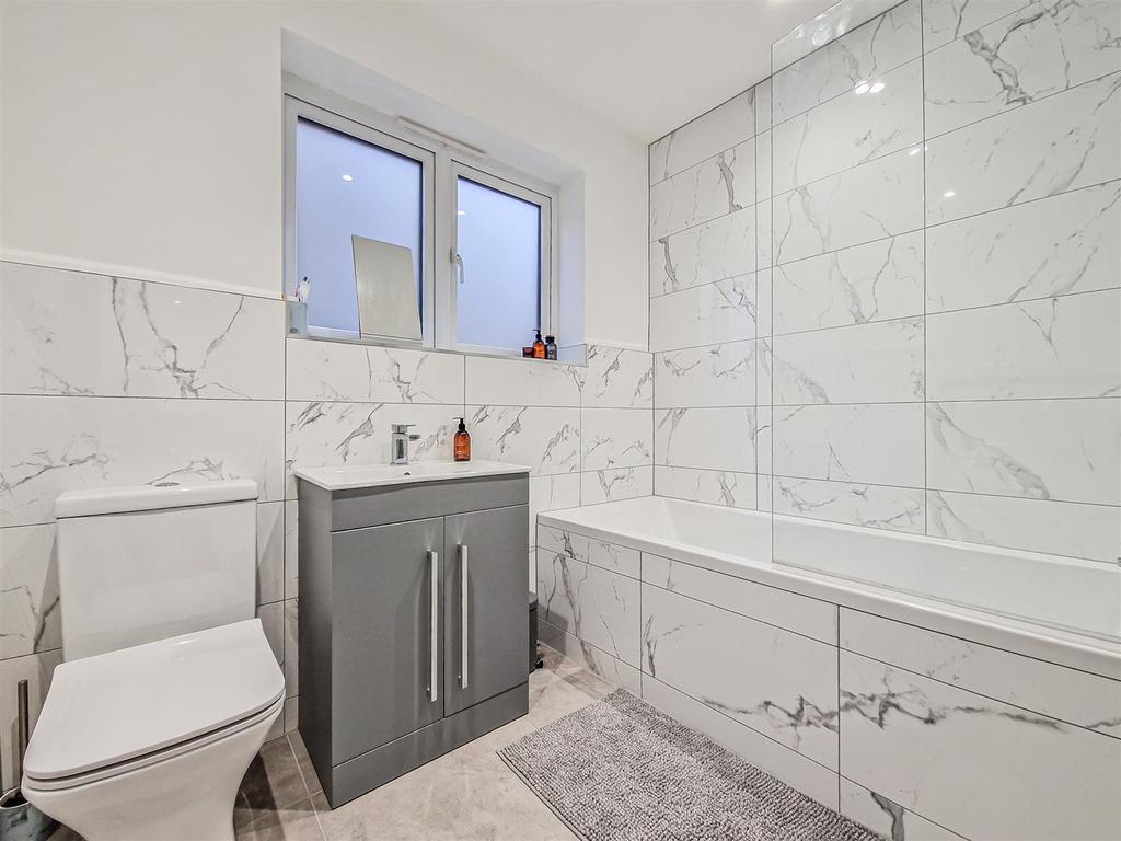 Family Bathroom-w.c