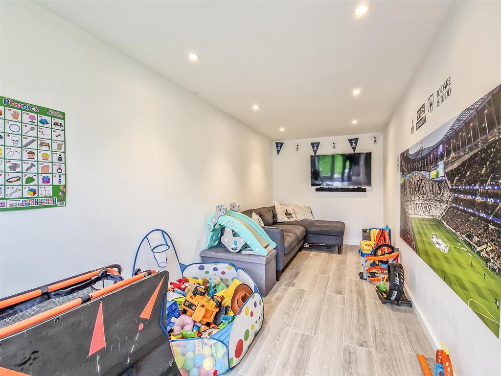 Games Room-Office