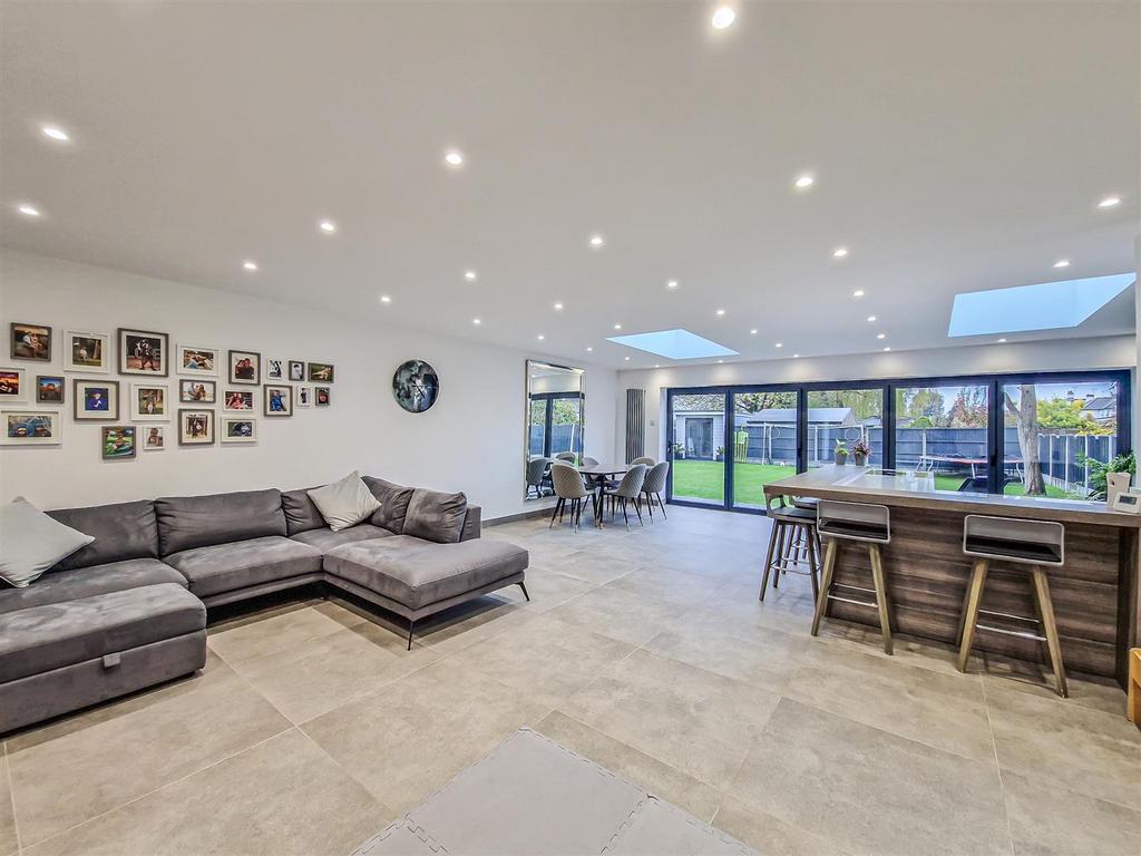 Stunning Open Plan Space