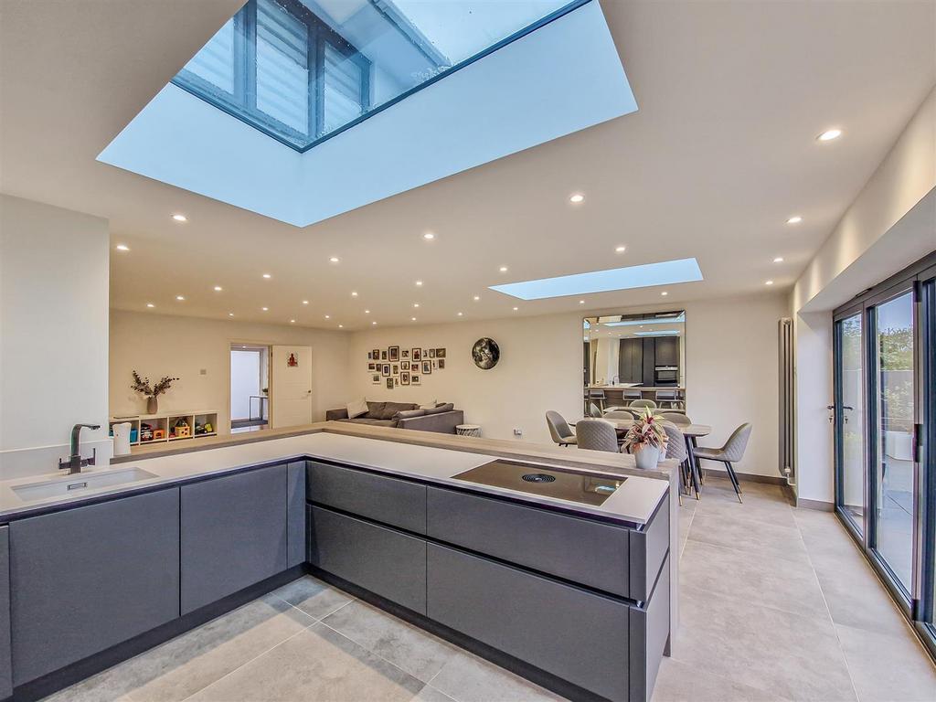 Kitchen-Breakfast Area